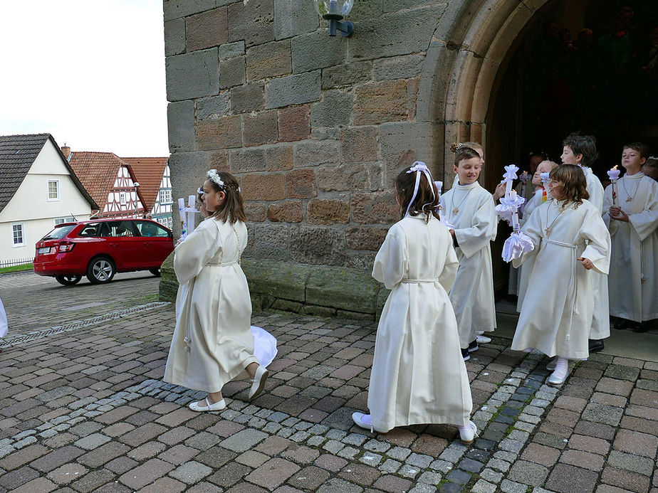 Feier der 1. Heiligen Kommunion in Sankt Crescentius (Foto: Karl-Franz Thiede)